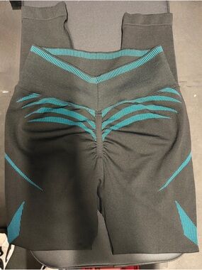 SHEIN Black Leggings with Teal Accent Ribbing